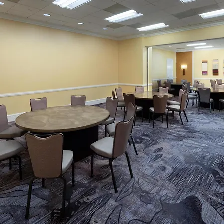 Hilton Uptown Hotel
