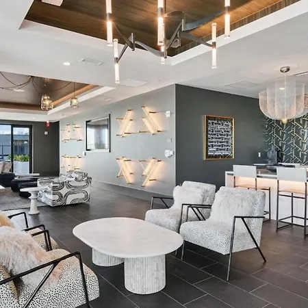 Apartment Landing - Bond On Mint *