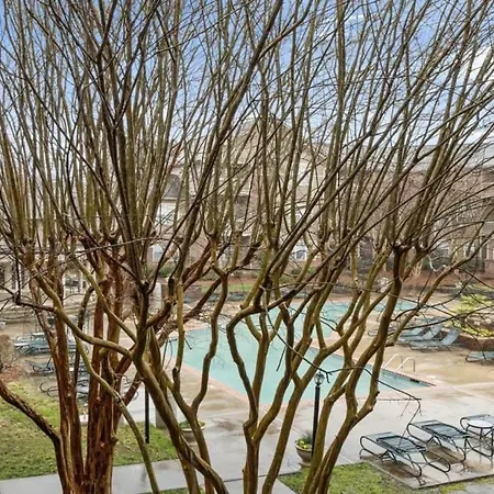 Cozy 1-br With A Seasonal Pool Charlotte