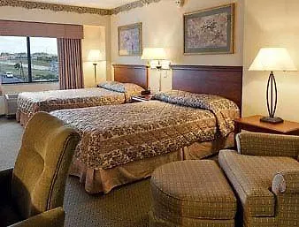 Wingate By Wyndham Airport 3*