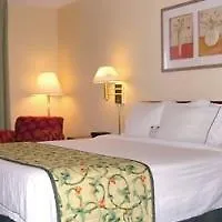 Hotel Fairfield & Arrowood 3*