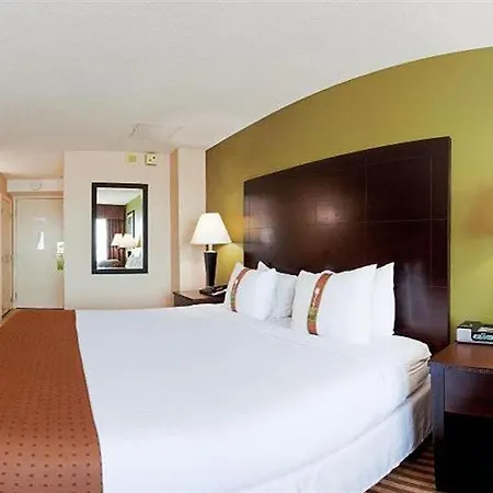 Doubletree By Hilton Center 4*