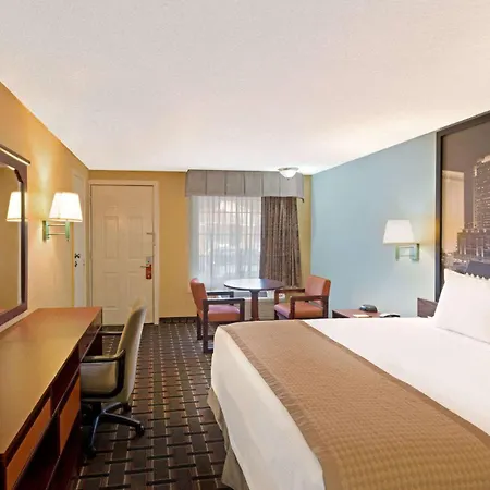 Rodeway Airport Area Inn