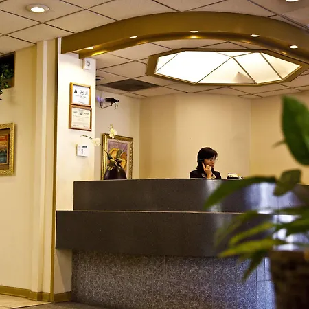 Hotel Golden By Oyo