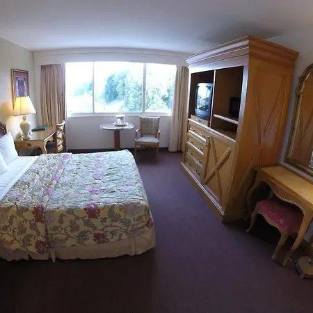 Golden By Oyo 3* Charlotte