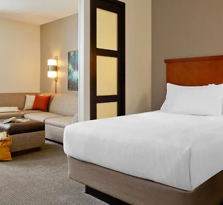 Hyatt Place Arrowood Hotel 3*