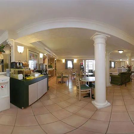 Quality & Airport Hotel 3*