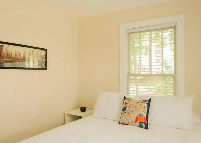 Cozy Center City Cottage*Walk To Center City