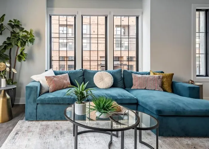 Minter Teal With Rooftop Balcony
