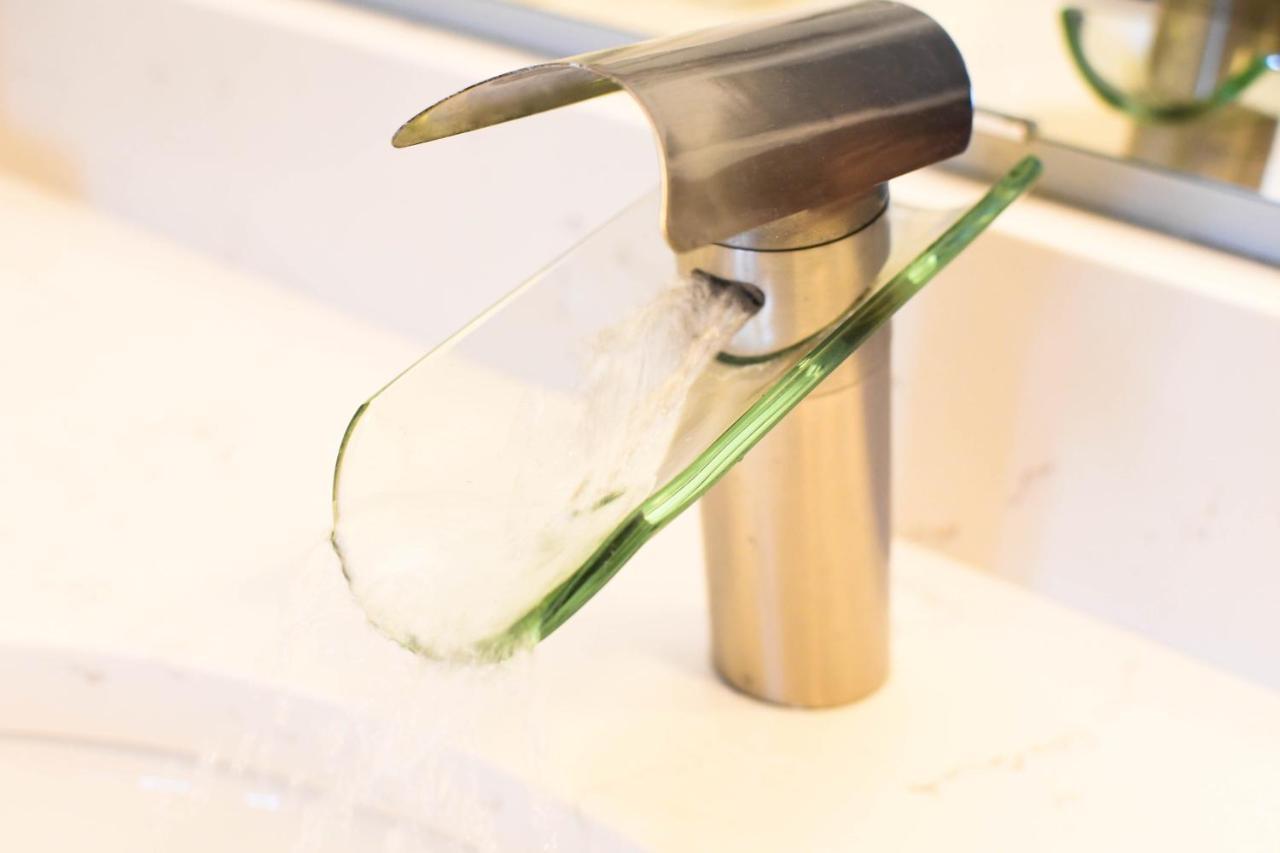 {cloud 9} Luxury 2 Bedroom In Uptown Apartment