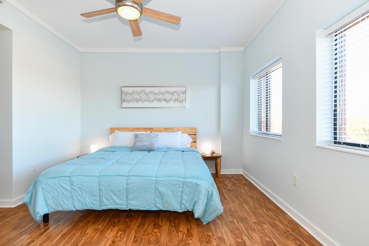 {cloud 9} Luxury 2 Bedroom In Uptown Apartment