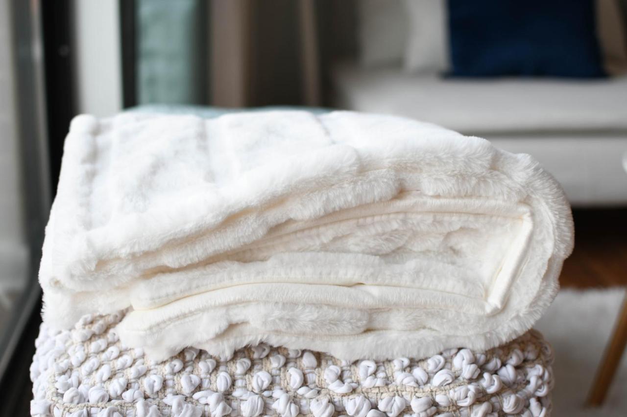 {cloud 9} Luxury 2 Bedroom In Uptown *