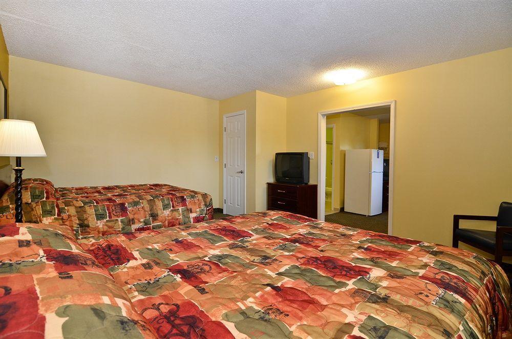 Suburban Charlotte-ballantyne Hotel Pineville