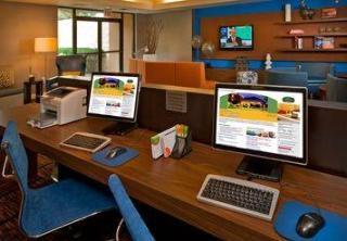 Courtyard Southpark 3*