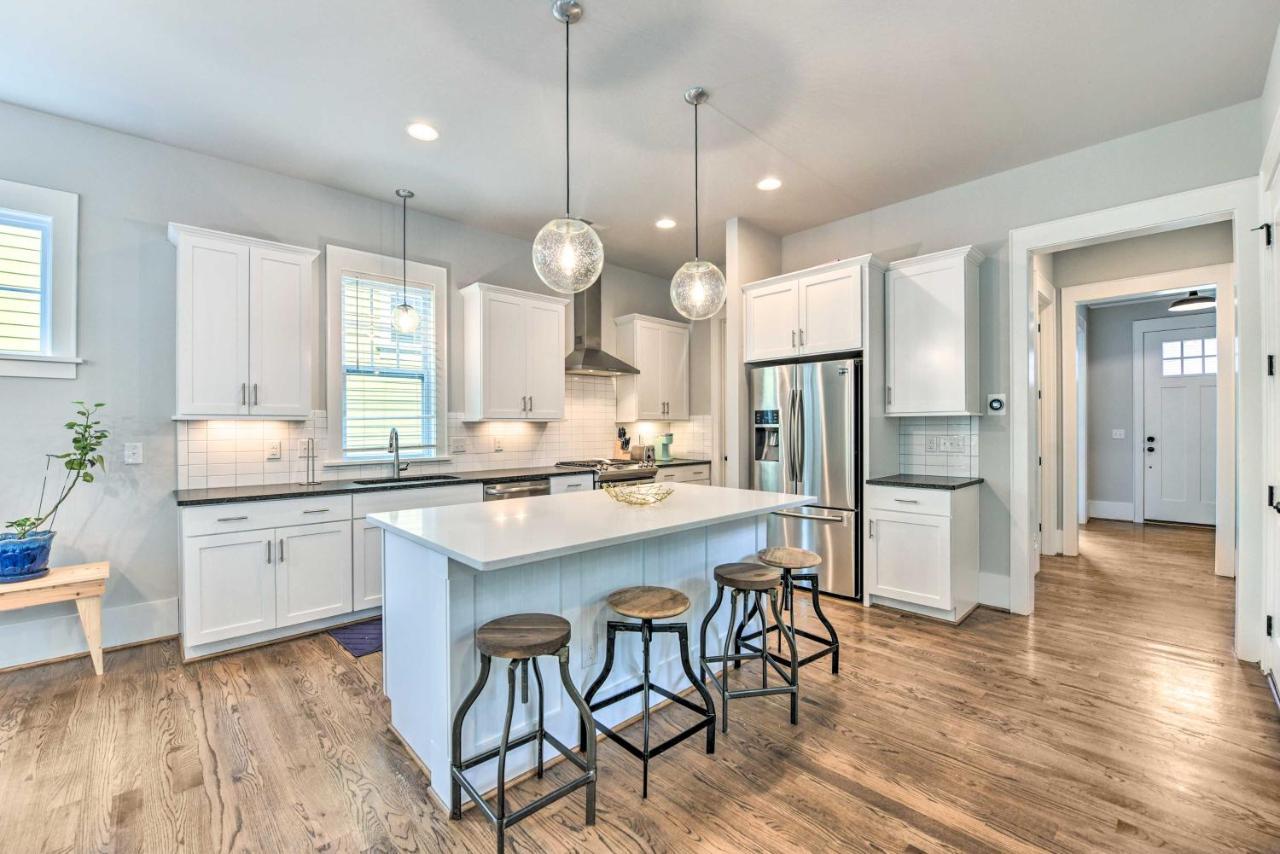 Modern About 4 Mi To Downtown! Holiday home