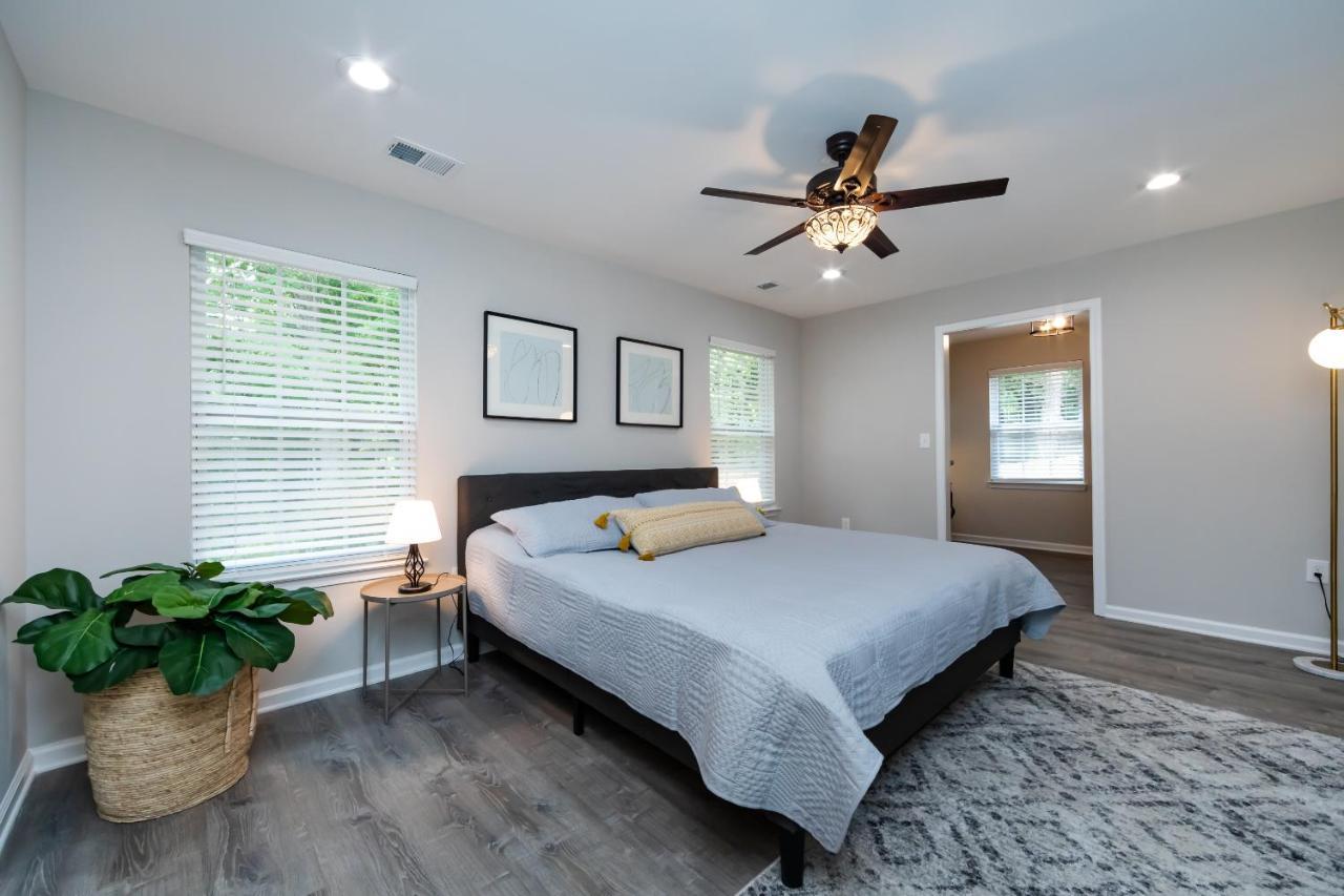 Brandnew Spacious 4 Bedroom House Minutes To Uptown * Charlotte