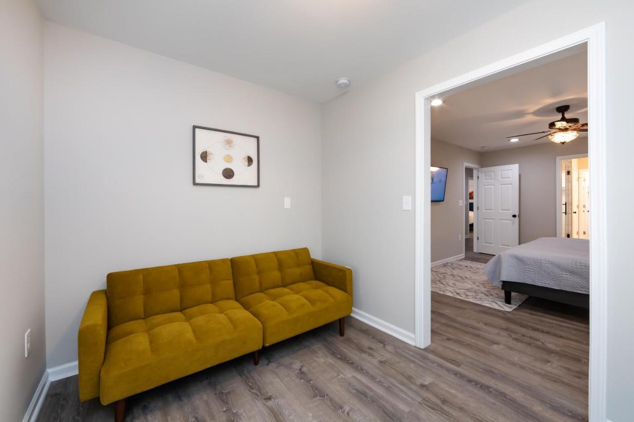 Brandnew Spacious 4 Bedroom House Minutes To Uptown * Charlotte