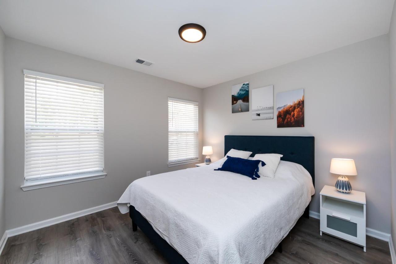 Brandnew Spacious 4 Bedroom House Minutes To Uptown *