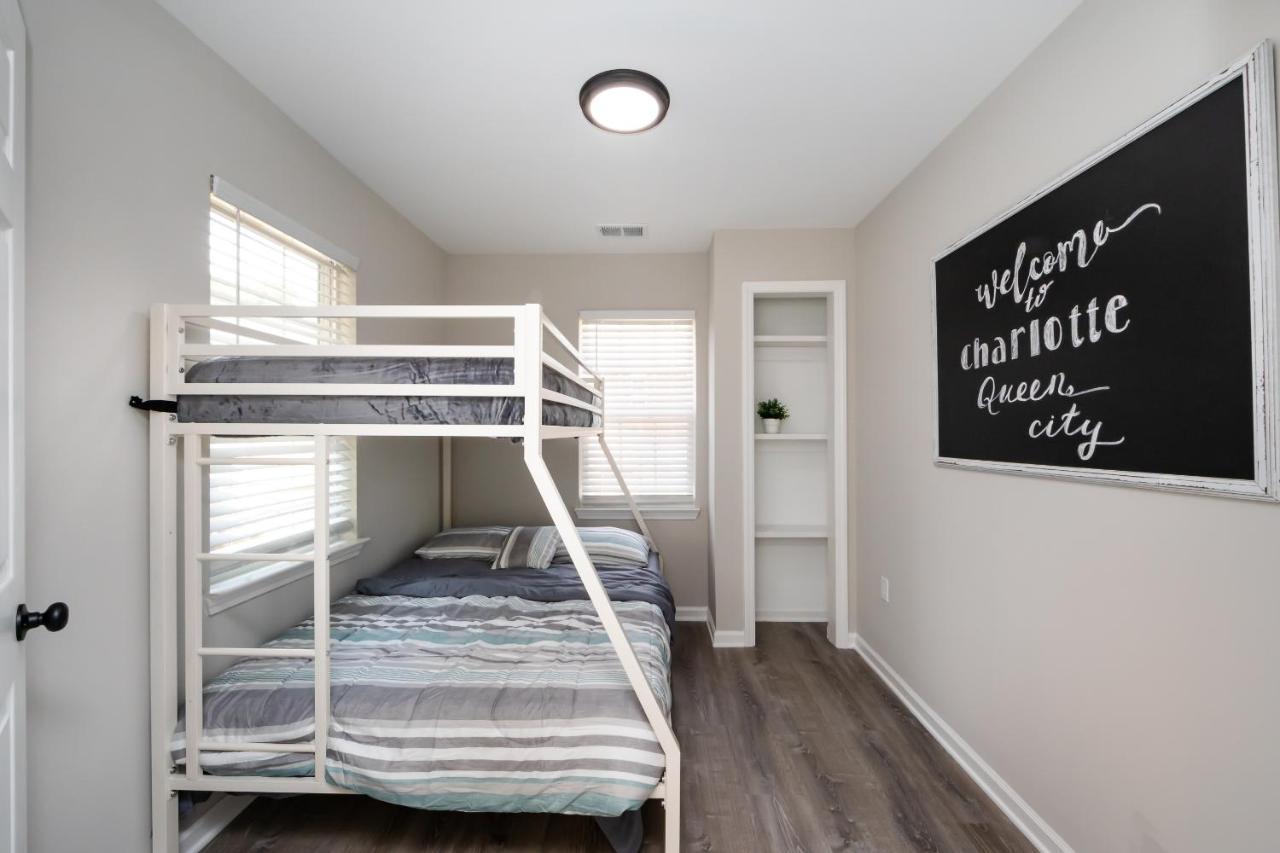 Brandnew Spacious 4 Bedroom House Minutes To Uptown * Charlotte