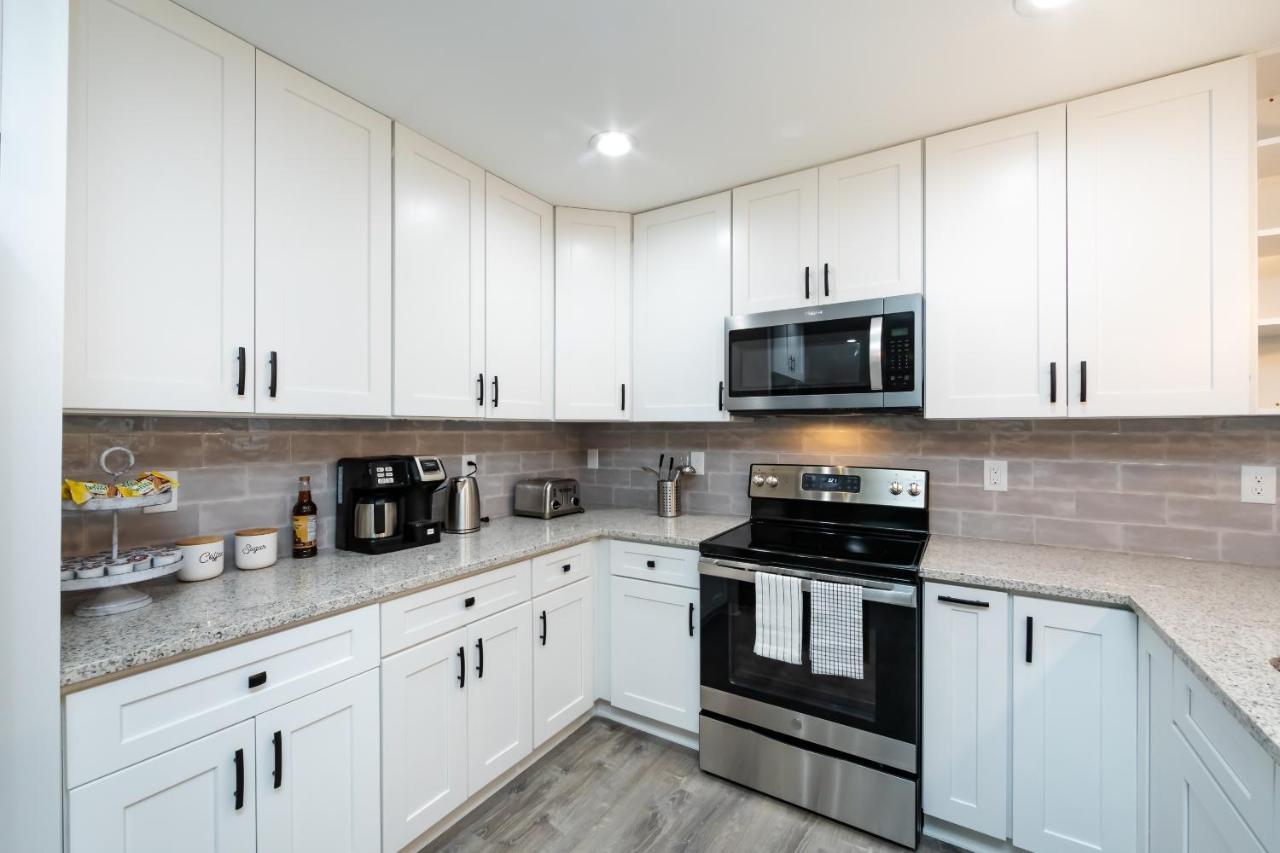 Brandnew Spacious 4 Bedroom House Minutes To Uptown