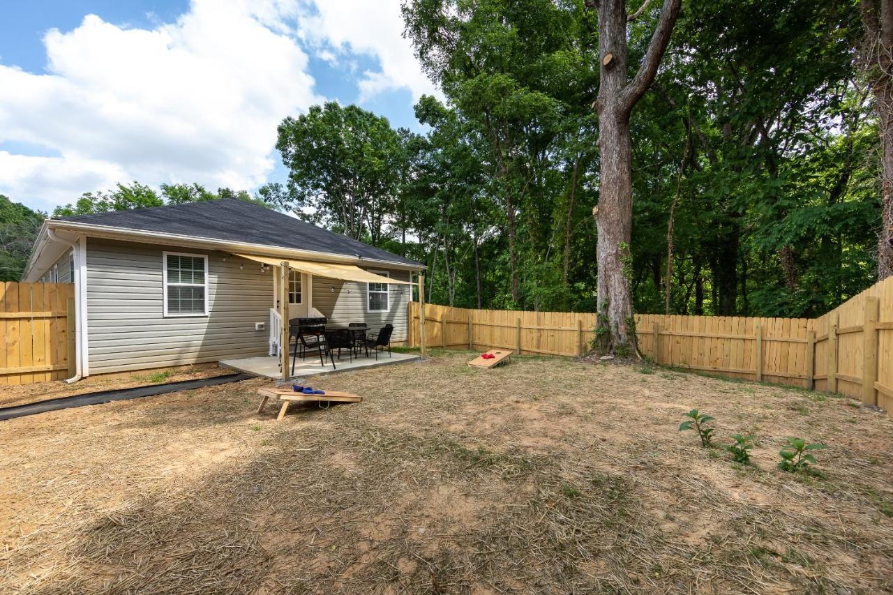 Brandnew Spacious 4 Bedroom House Minutes To Uptown *