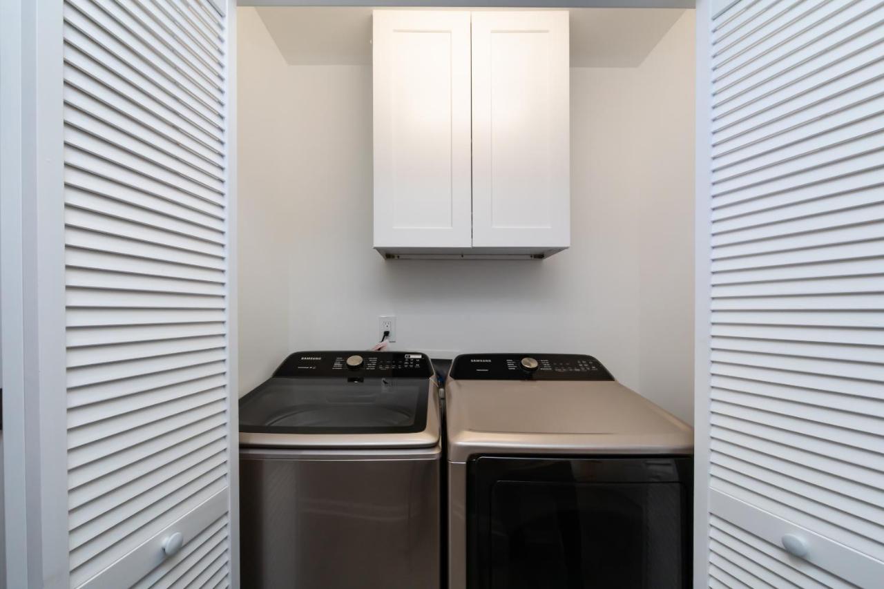 Brandnew Spacious 4 Bedroom House Minutes To Uptown Charlotte