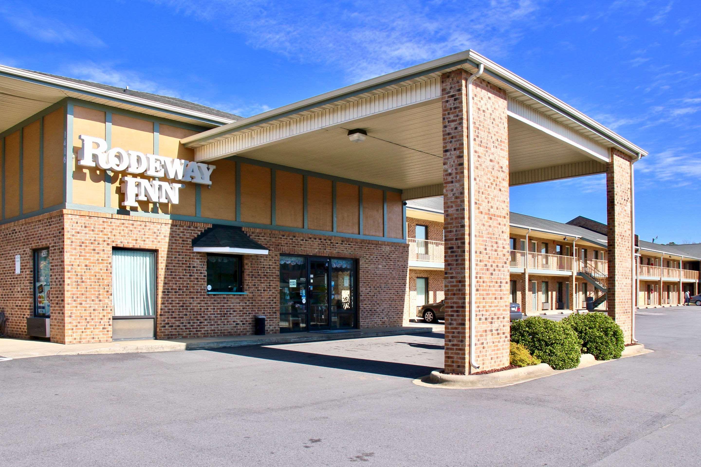 Hotel Rodeway Area 2*