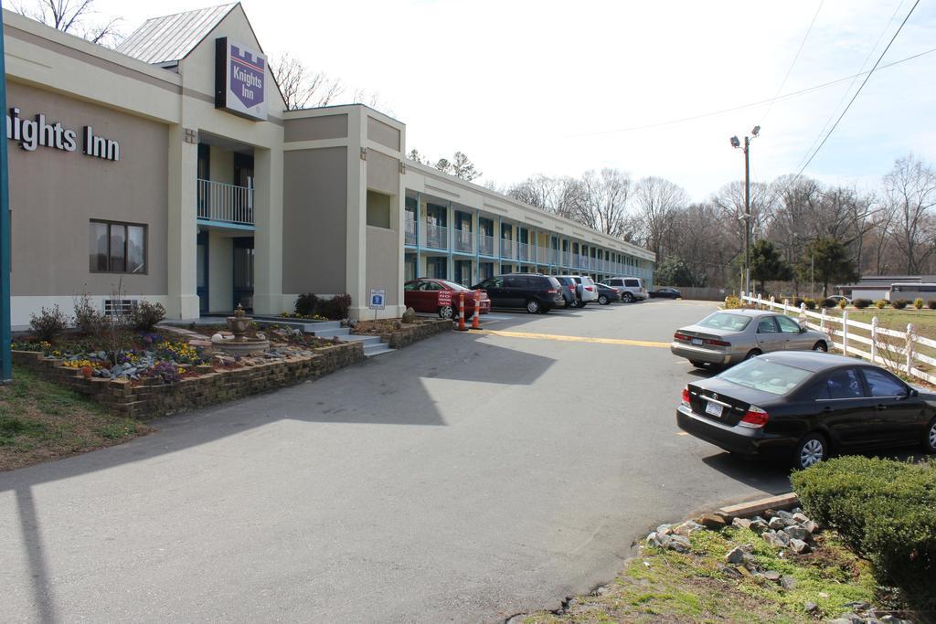 Econo Airport Area Lodge *
