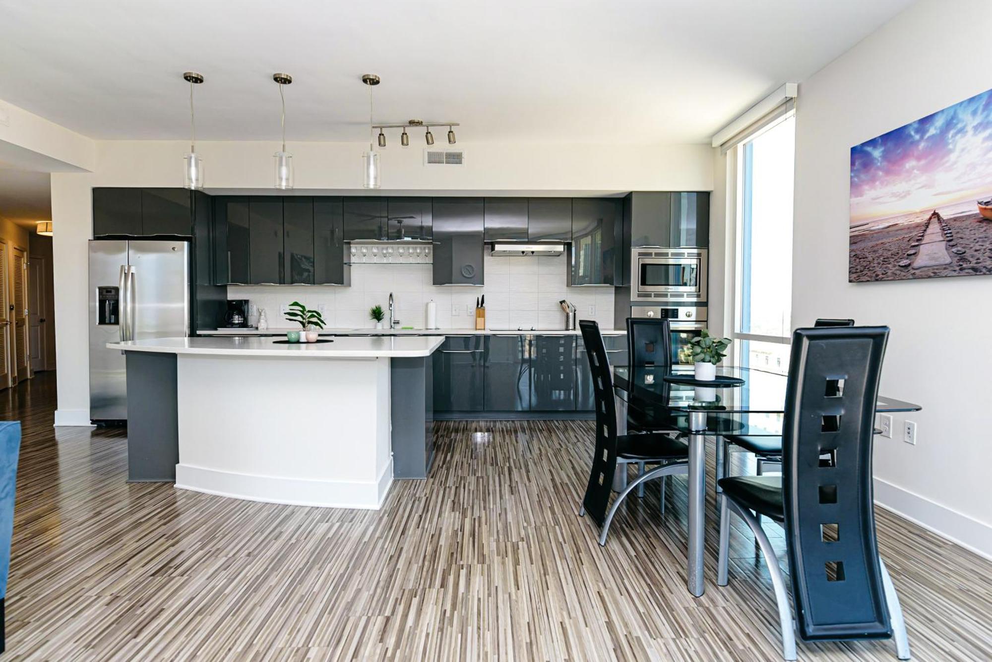 Apartment Uptown 2br Furnished Apts