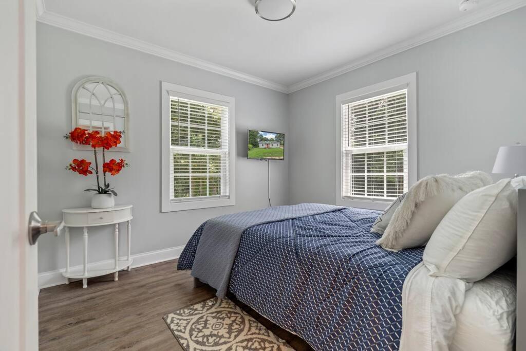 Cheerful 3 Bedroom-long Term Close To Uptown 3* Charlotte