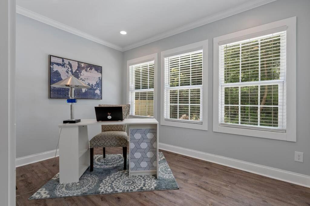 Cheerful 3 Bedroom-long Term Close To Uptown 3*