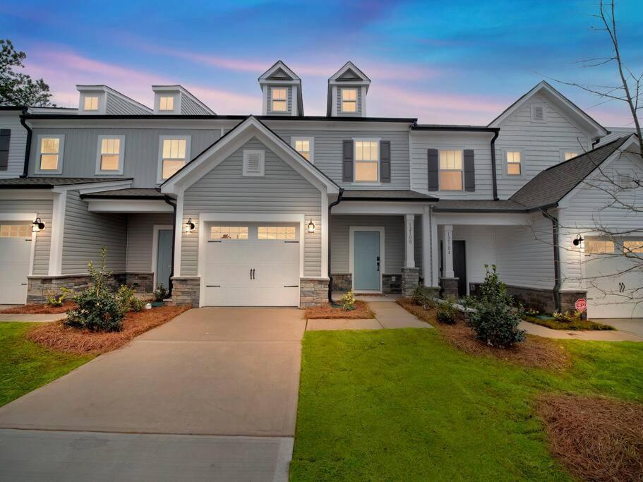 Gorgeous New Townhome/charlotte! Holiday home Charlotte