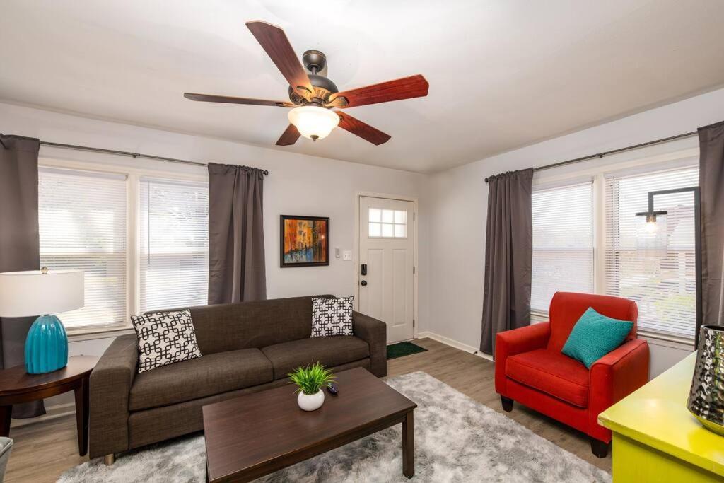 Apartment Trendy Escape ◉ California King Bed Awaits! Charlotte