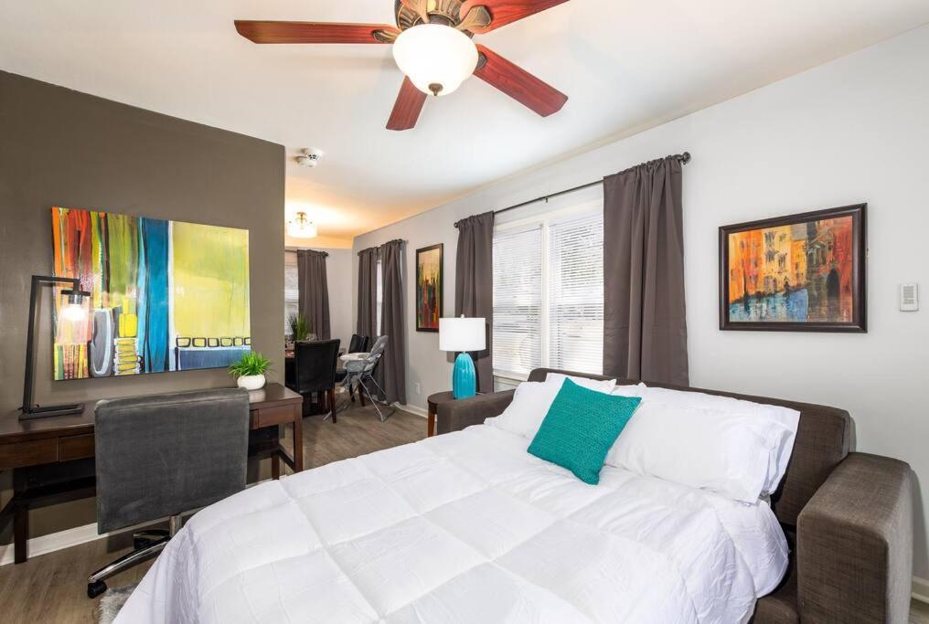 Trendy Escape ◉ California King Bed Awaits! Apartment