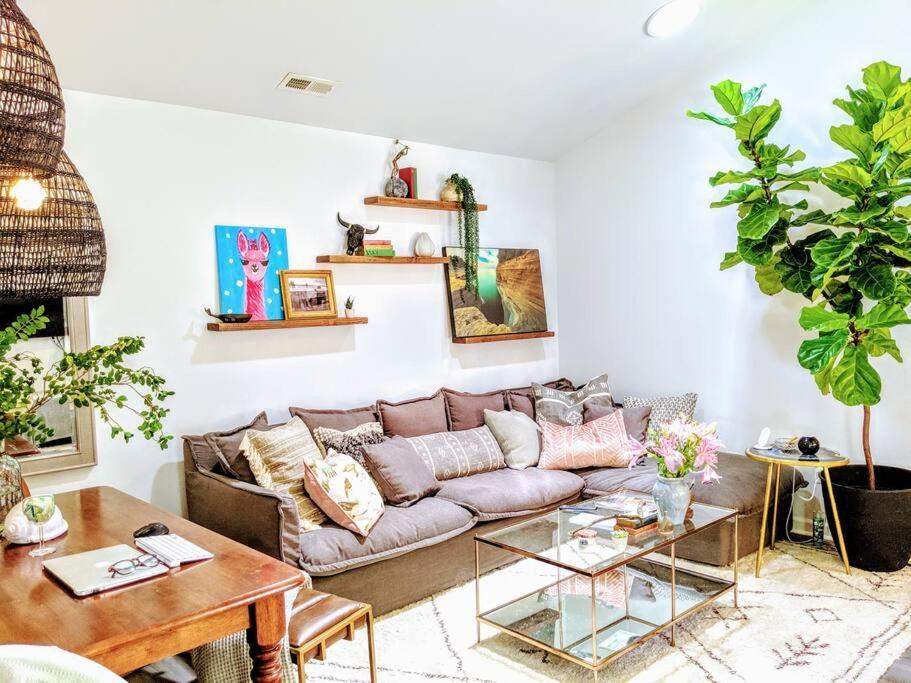 Rare Downtown Matthews Walk 2 Shops Restauraunts Hike Clt 2 Bedroom Not 3br *