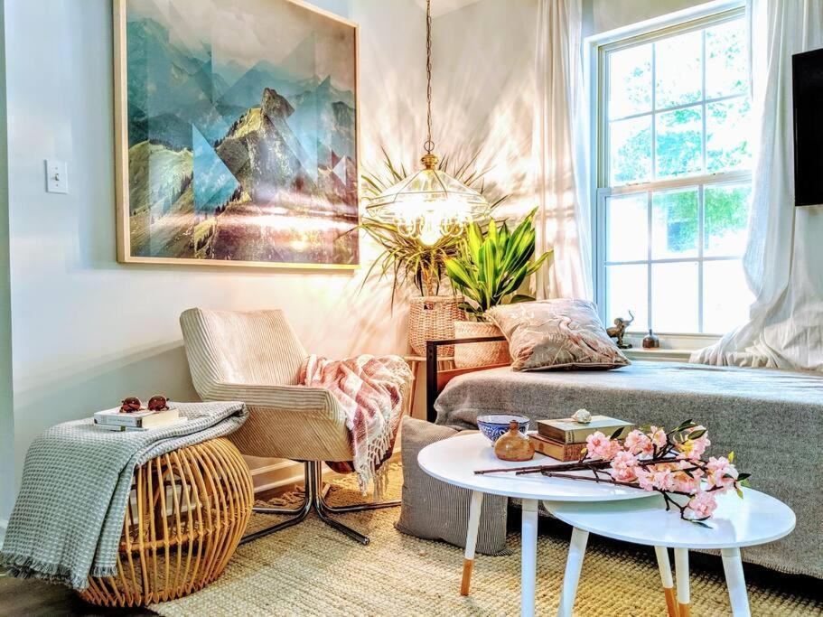 Rare Downtown Matthews Walk 2 Shops Restauraunts Hike Clt 2 Bedroom Not 3br *