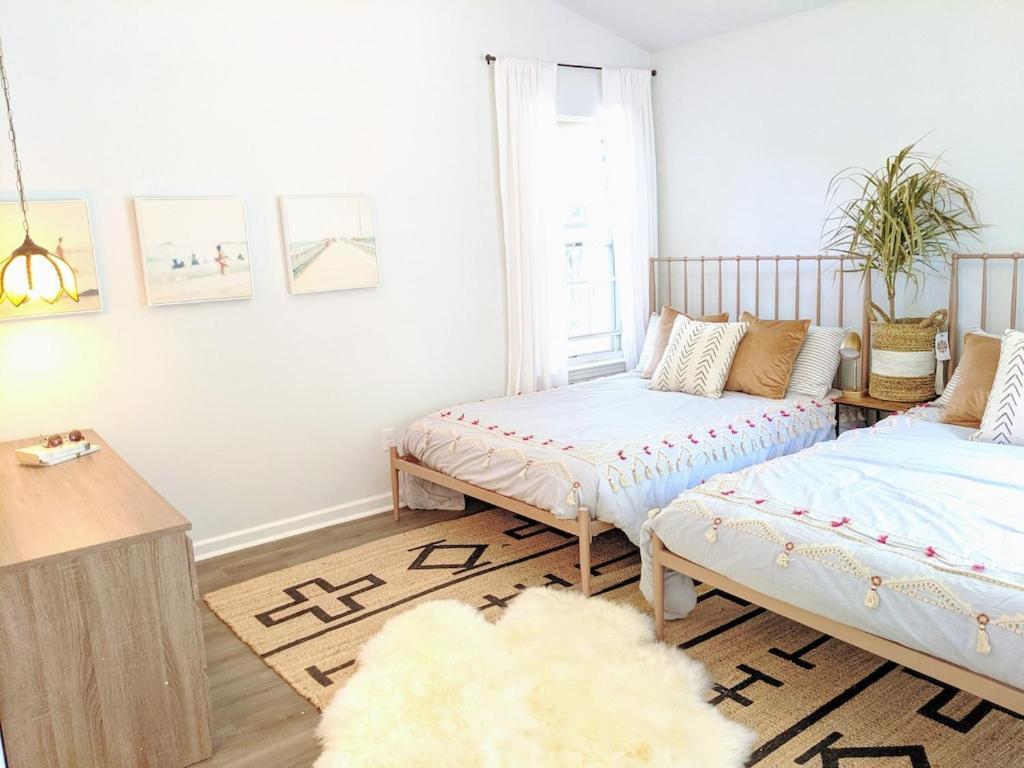 Rare Downtown Matthews Walk 2 Shops Restauraunts Hike Clt 2 Bedroom Not 3br *