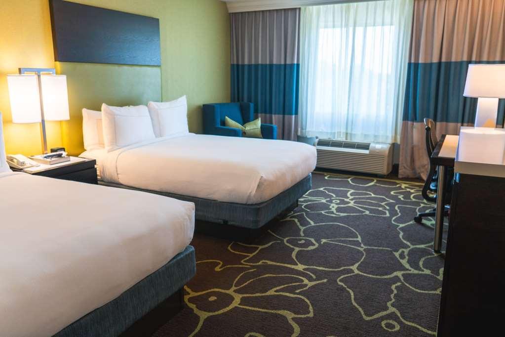 Hotel Doubletree By Hilton Uptown 3*