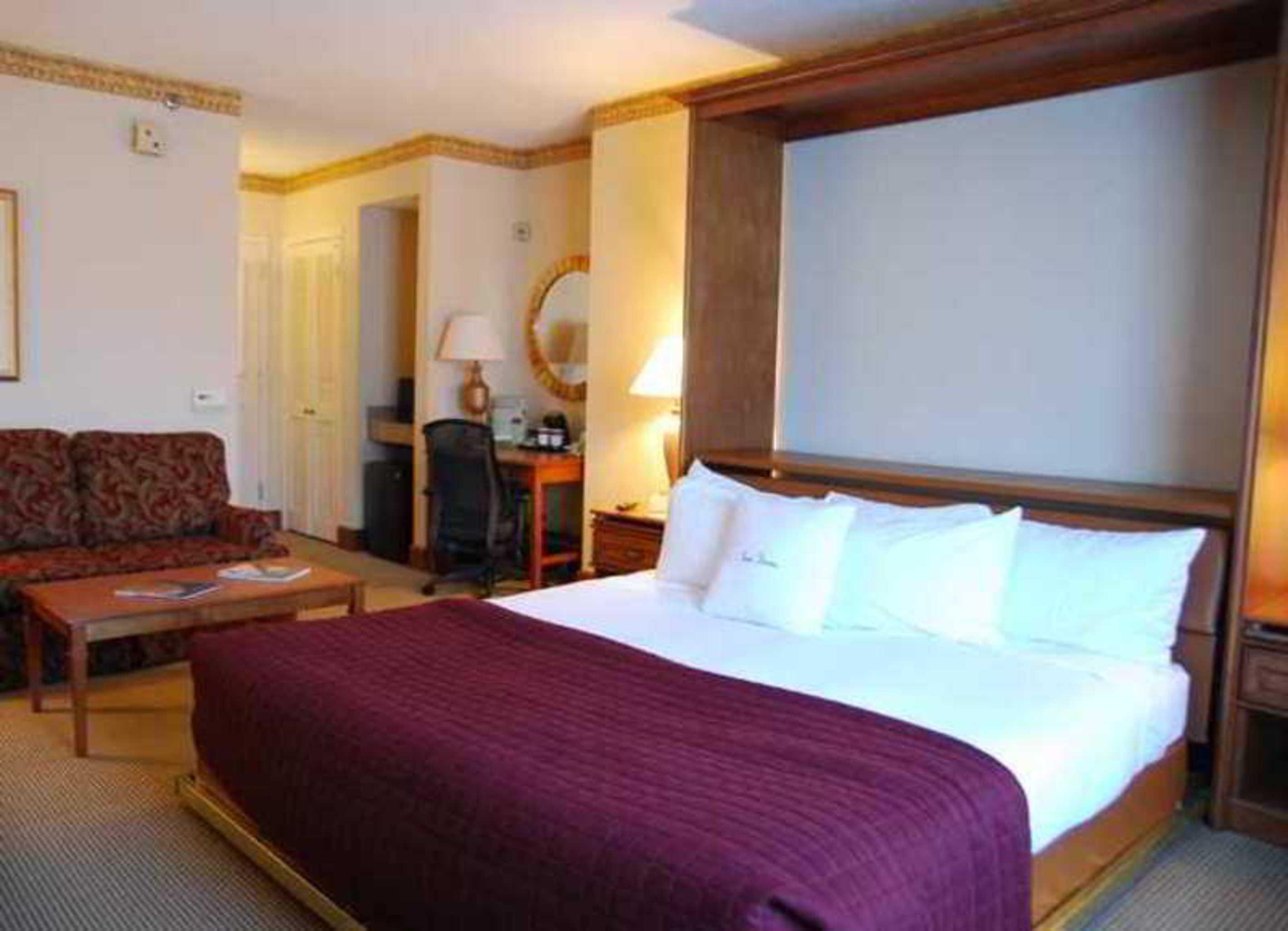 Doubletree By Hilton Uptown