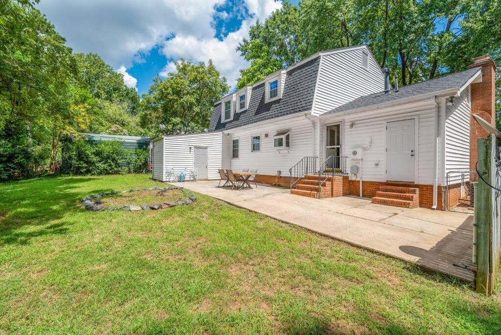 Spotless 4br Near Clt Uptown, Fast Wi-fi Apartment Charlotte