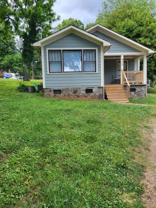 Cozy Center Cottage*walk To Center Charlotte