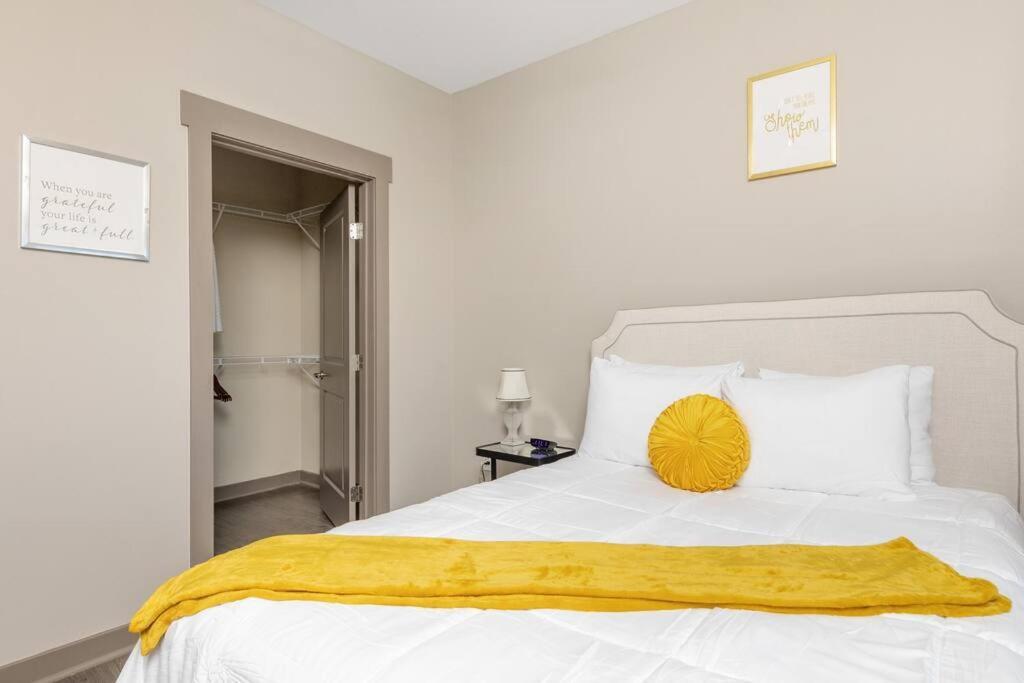 1br Uptown, Pool, Wine, Near Convention Center_311 Apartment *