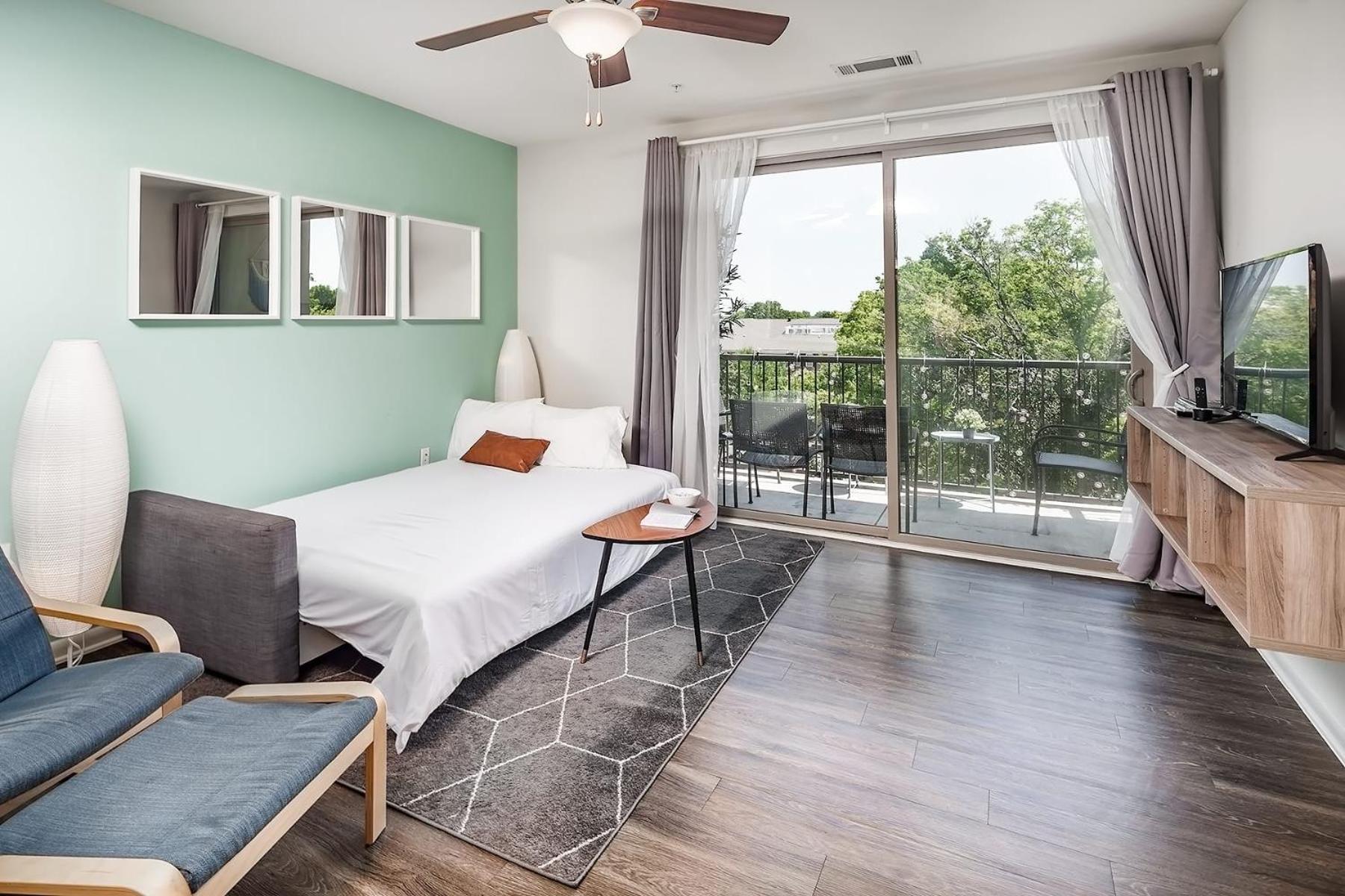 Uptown 4th Ward Luxury Year-round Pool Charlotte