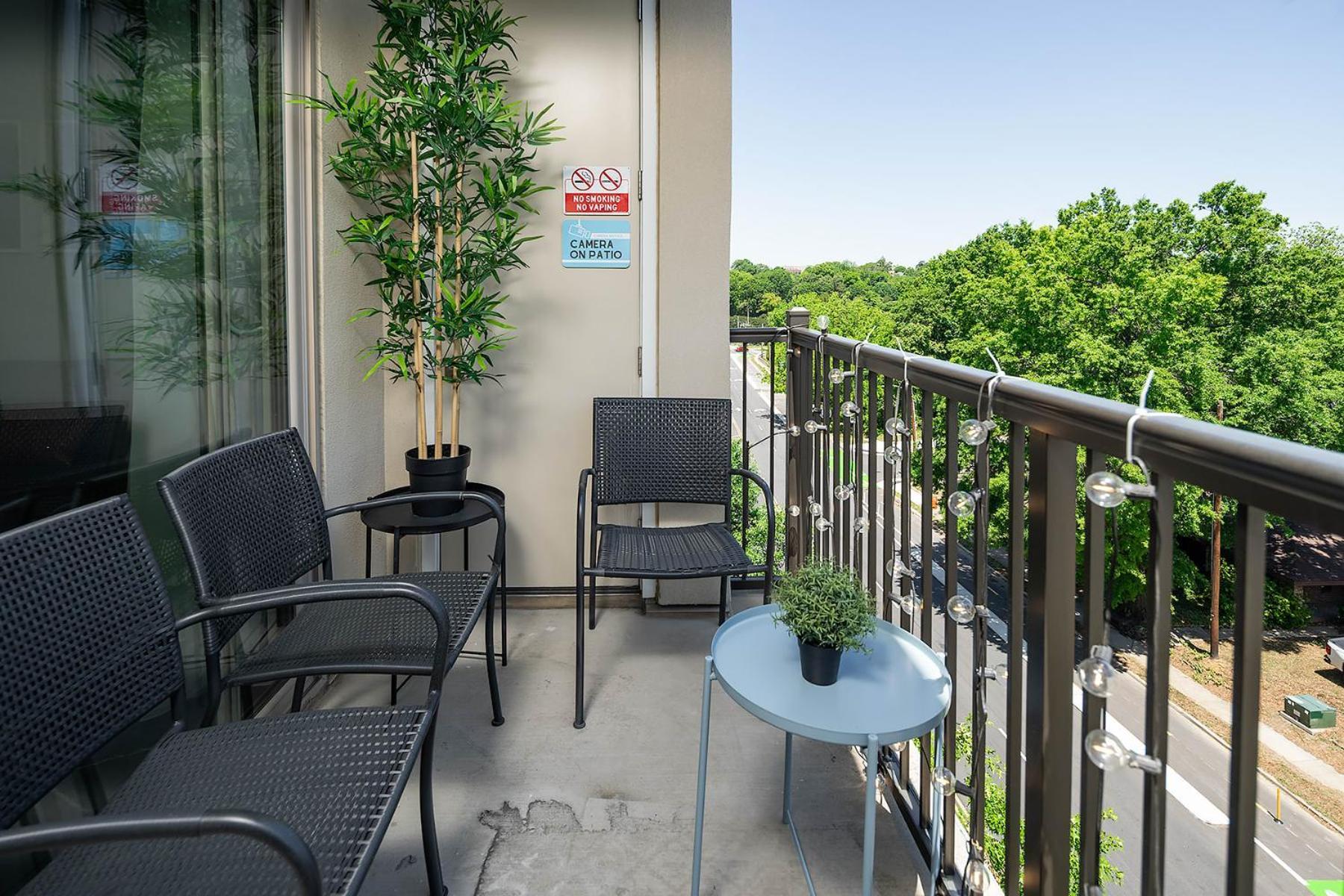 Uptown 4th Ward Luxury Year-round Pool Apartment