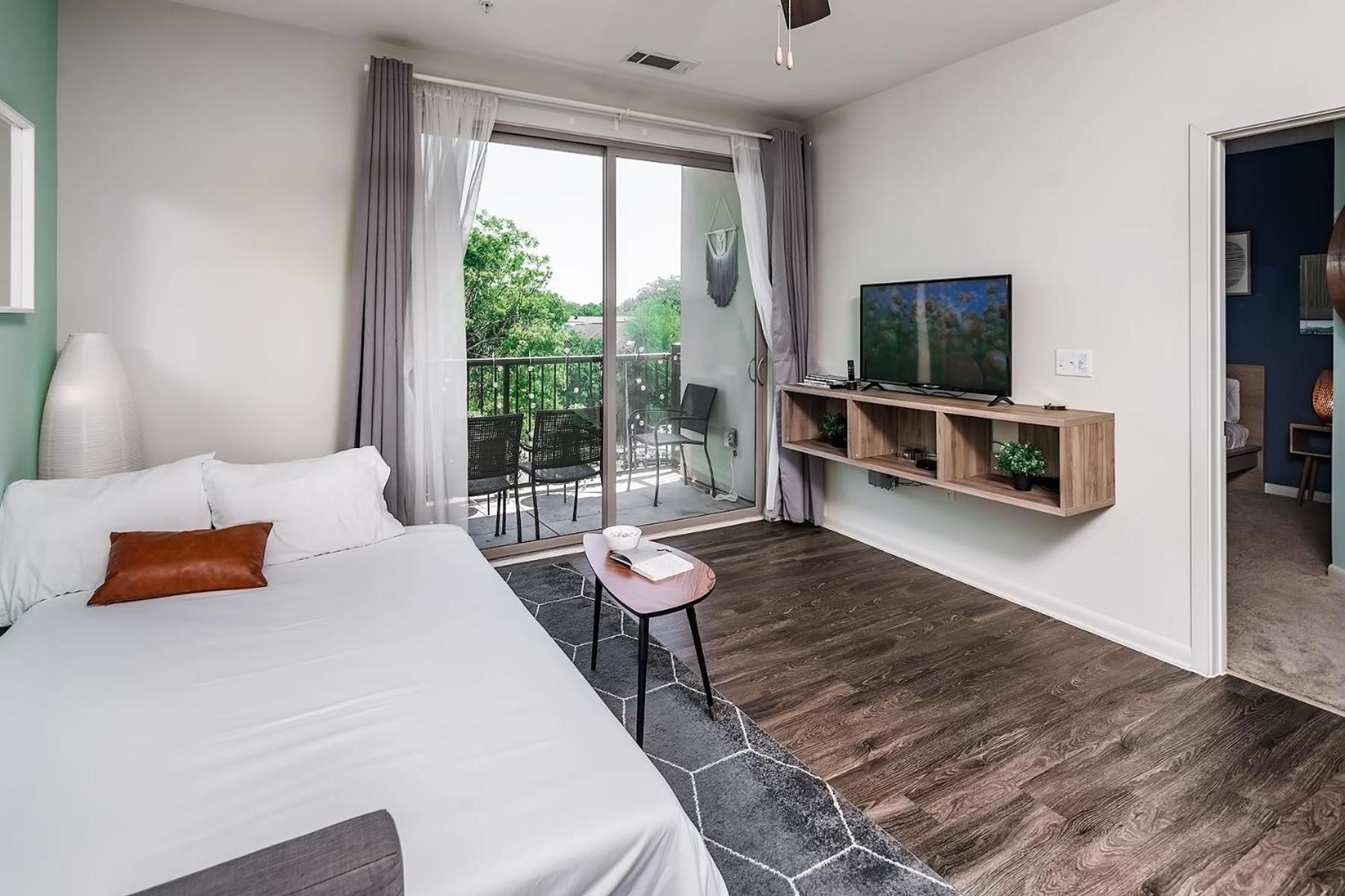 Uptown 4th Ward Luxury Year-round Pool Charlotte