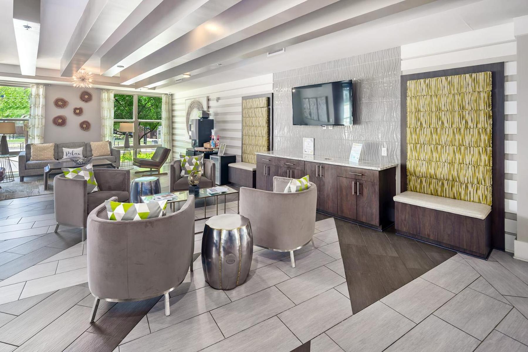 Uptown 4th Ward Luxury Year-round Pool * Charlotte