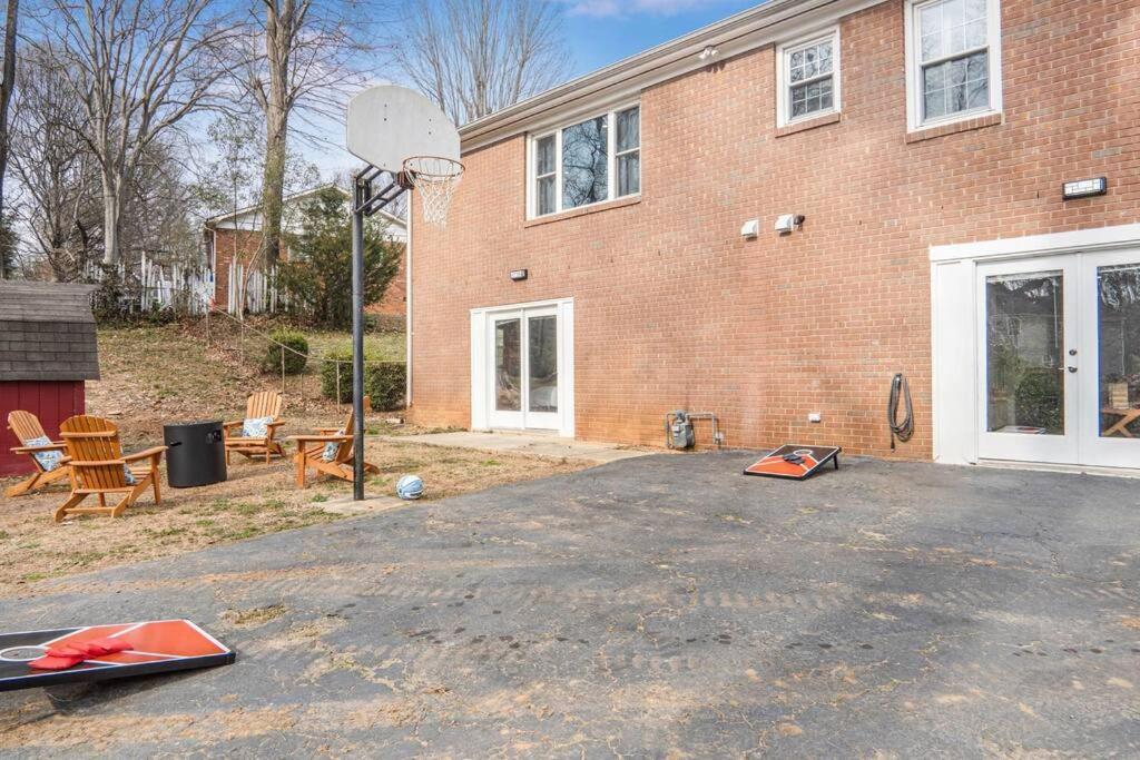 5bd Vibrant Haven: Basketball - 10mins To Airport Holiday home *