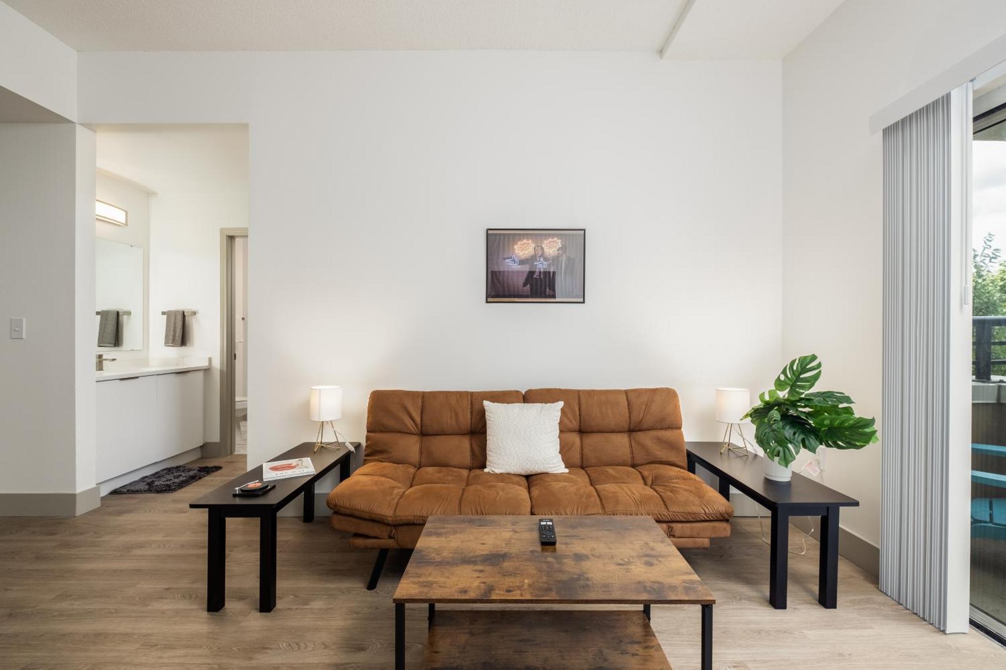 Cityscape Flat- 3br Luxury In Uptown Apartment *