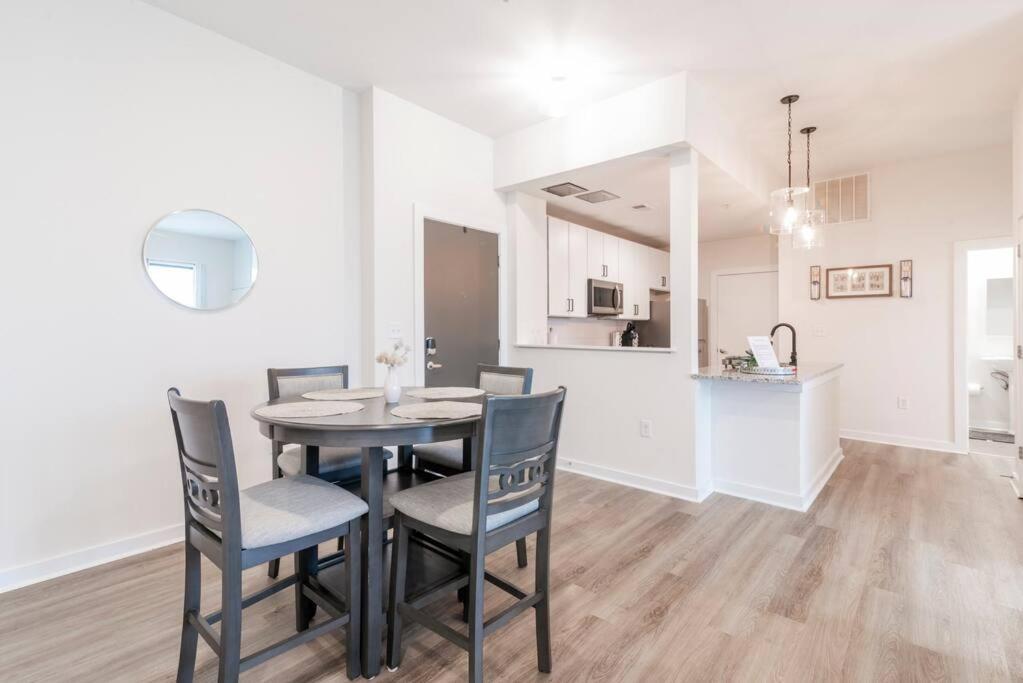 Apartment Charming Cozy With Wi-fi & Free Parking *