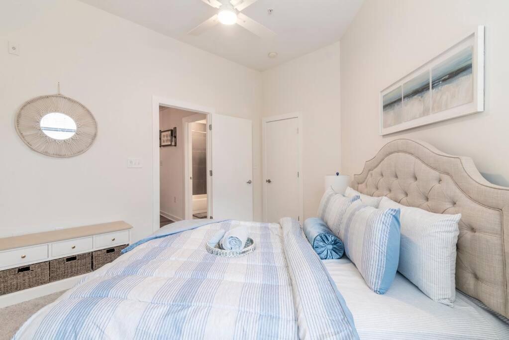 Charming Cozy With Wi-fi & Free Parking Apartment Charlotte